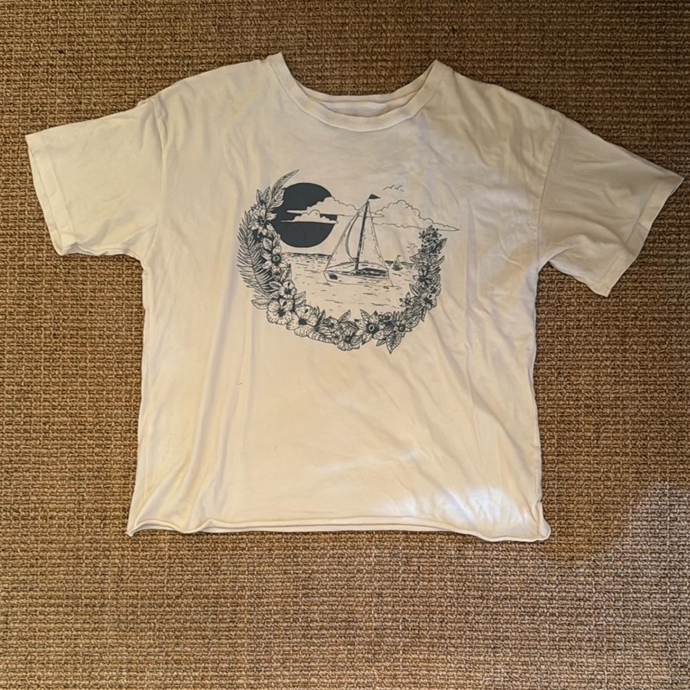 American Eagle Sailboat Graphic Tee Small - Cream and Navy